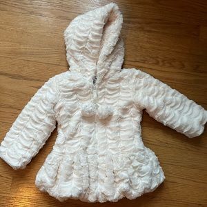 New without tags. Widgeon zip up size 3